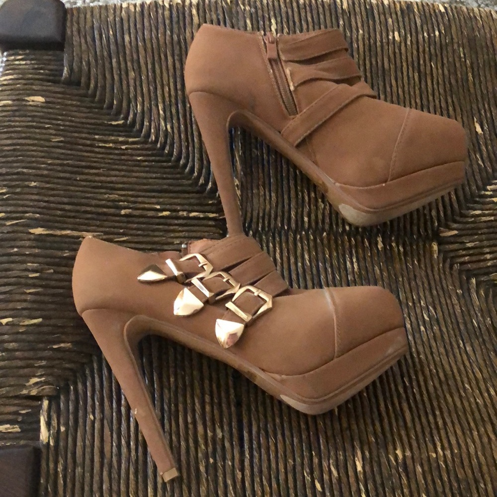 Tan heels